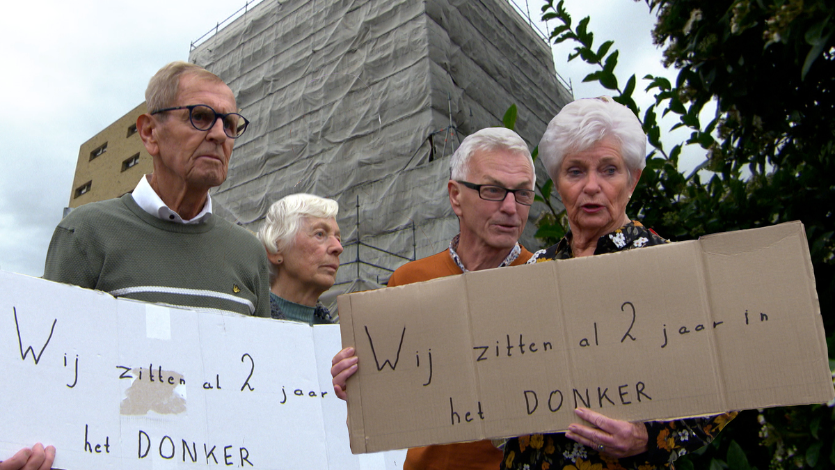 Uitzending: Huurders al twee jaar achter steigerdoek