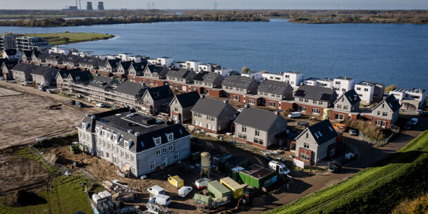 Meldpunt Actueel roert al jaren het punt aan van een nijpend tekort aan seniorenwoningen, zeker nu met de Tweede Kamerverkiezingen op komst