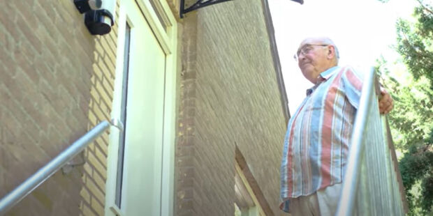 Duo-wonen betekent dat een woning van een oudere wordt opgesplitst in tweeën. In het afgesplitste deel komt een jongere te wonen.