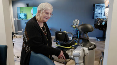 Welke gevolgen hebben AI-systemen en robots voor de ouderenzorg. Meldpunt Actueel kijkt bij verschillende zorginstellingen.