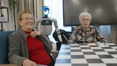 Als het aan het ministerie van Volksgezondheid (VWS) ligt, komt de zorgsector met ethische regels waar een zorgrobot aan moet voldoen.