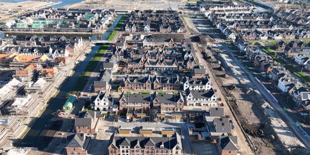 In de woningnood 't grote eengezinshuis verlaten om te gaan wonen in 'n kleinere levensbestendige seniorenwoning is de wens van vele ouderen.