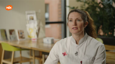 Klinisch geriater Esther Cornegé ziet ouderen vaak verwaarloosd in het ziekenhuis belanden. Uiteindelijk hebben die verpleeghuiszorg nodig.