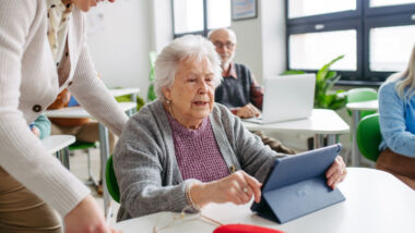 Wij krijgen bij Meldpunt Actueel steeds meer meldingen van kijkers en lezers die vastlopen in de digitale samenleving.