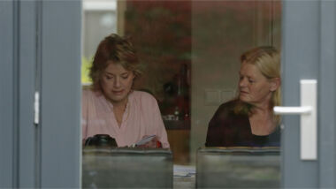 Mantelzorgmakelaars kunnen de mantelzorger ontlasten en weten de weg wel te vinden om aanvragen te doen voor bijvoorbeeld thuishulp.