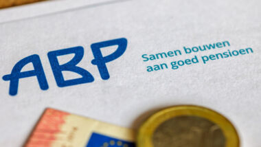 Al jarenlang krijgen we meldingen van gepensioneerden die ineens geconfronteerd worden met een substantiële verlaging van hun pensioen
