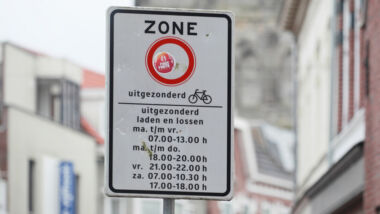 De recente uitspraken over gemeentelijke verkeersboetes draaien om de vraag of er wel toestemming is gegeven voor digitale handhaving.