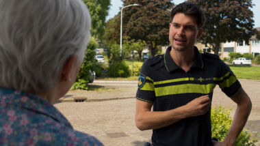 De politie intensiveert opnieuw de strijd tegen nepagenten. In de eerste helft van 2026 zijn er al 7.200 gevallen gemeld.